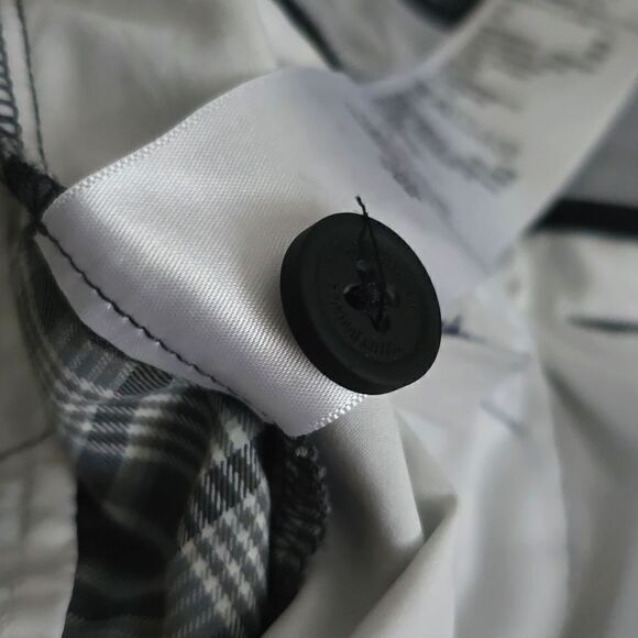 Tommy Bahama | Floral Shorts - Picture 10 of 10